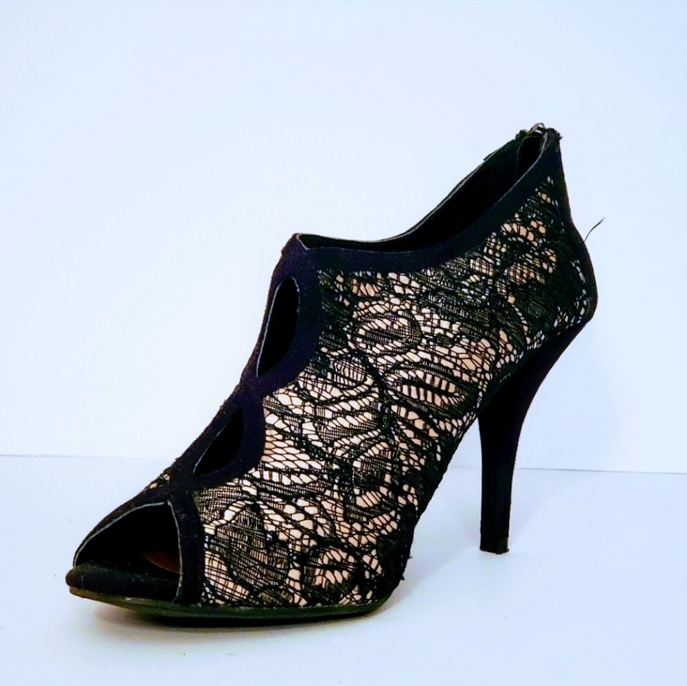 Women's Black Nude lace heels